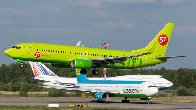 VQ-BMG:Boeing 737-800:S7 Airlines
